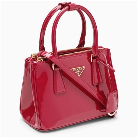 sac prada rouge vernis|Mini Sac Prada Galleria En Cuir Verni Rouge Cerise .